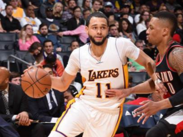 中国冰壶男队取得冬奥落选赛4连胜（中国男子冰壶队在冬奥落选赛豪取四连胜）