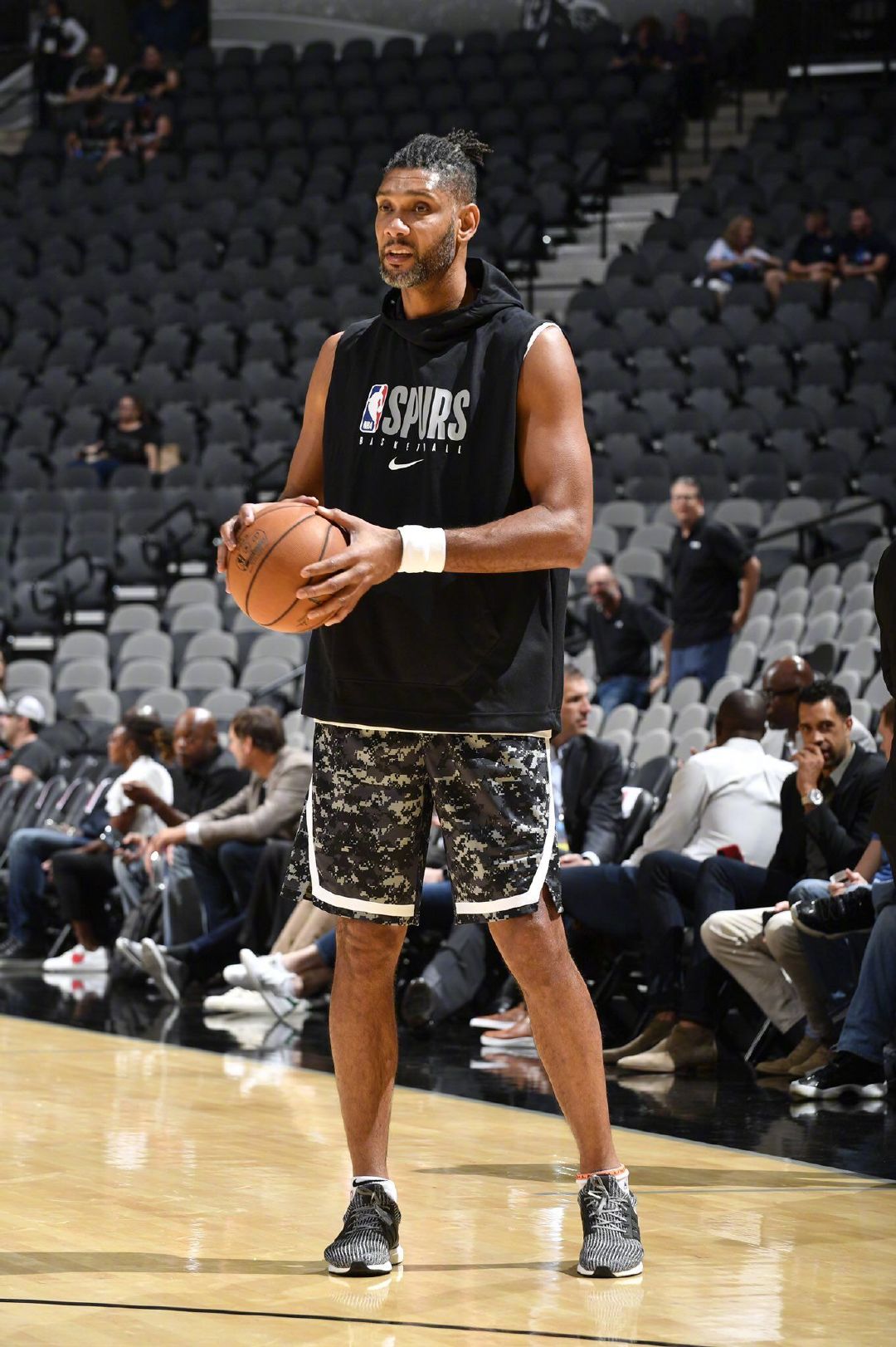 梅西：在巴黎足球层面我不太开心，一切都和我习惯的非常不同（梅西：在巴黎的足球生活让我不太快乐，一切与我的习惯大相径庭）