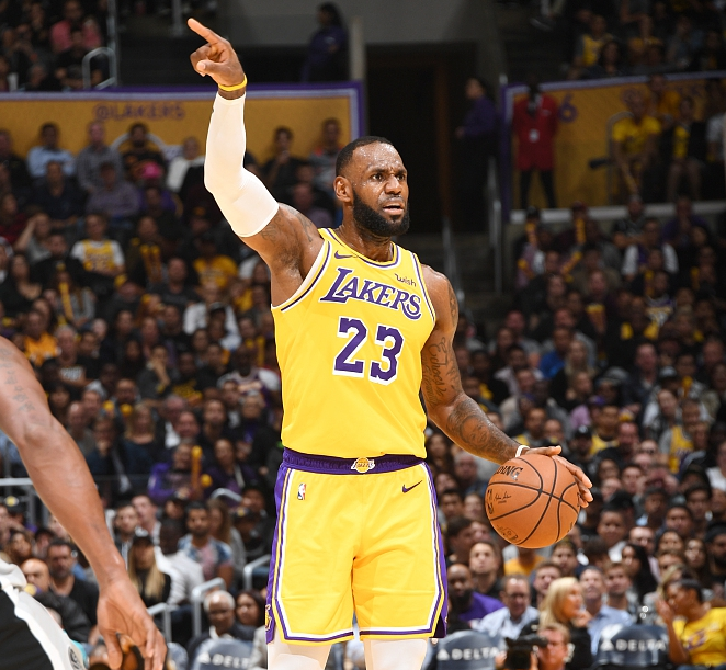 英格兰客战阿尔巴尼亚：凯恩、贝林领衔，埃泽、赖斯出战（英格兰客场挑战阿尔巴尼亚：凯恩、贝林厄姆领衔，埃泽、赖斯登场）